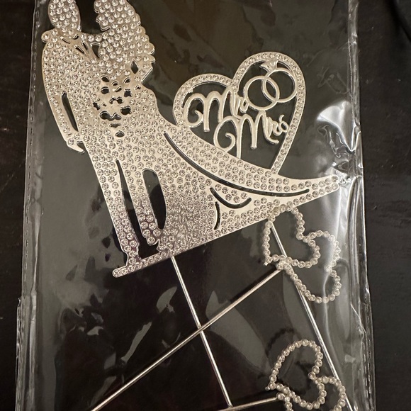 Cake Topper - Picture 1 of 3